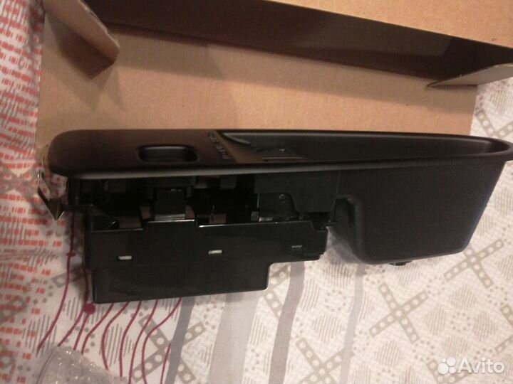 Кнопка стеклоподъемника isuzu Forward Giga