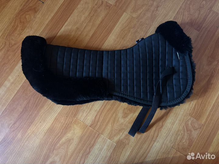 Меховушка под седло Le Mieux