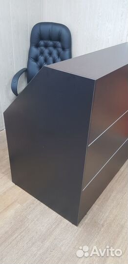 Стойка ресепшен прямая б/у (венге)