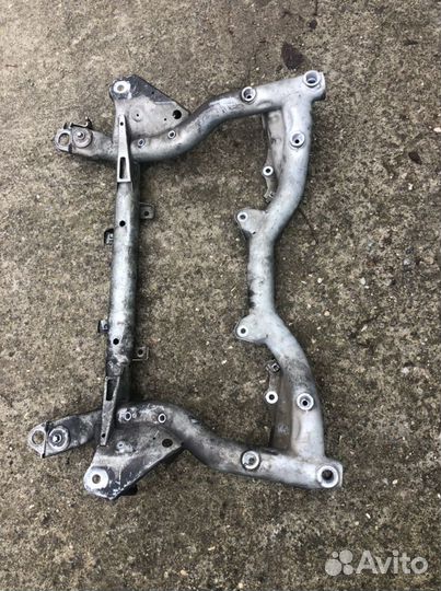 Балка подрамник передний мерседес с204 w204