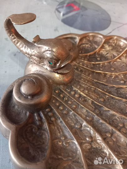 Продается винтажная мыльница из латуни. Тяжелая