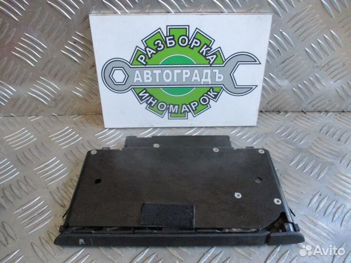 Подстаканник Volkswagen Passat B5 98г