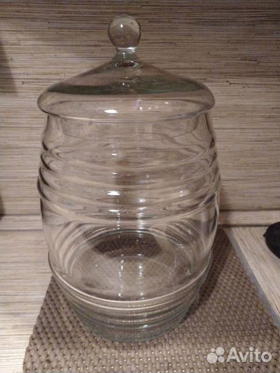 Банка стеклянная с крышкой