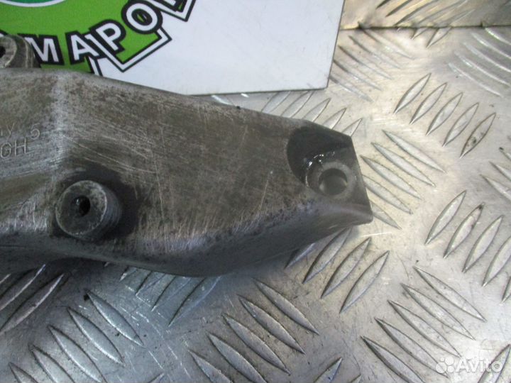 Кронштейн АКПП правый Audi A6 C5 2.5 AKN 150 л.с