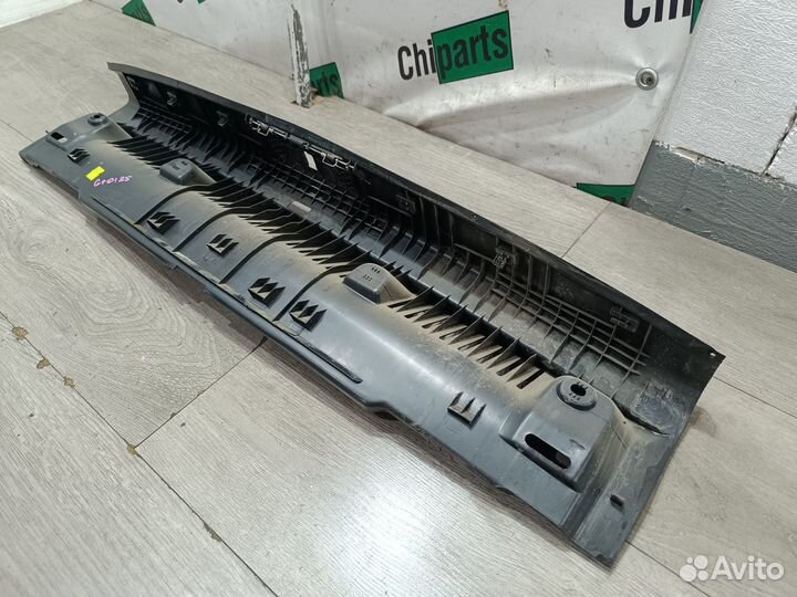 Шластик задней панели для Volkswagen Golf+ 2012