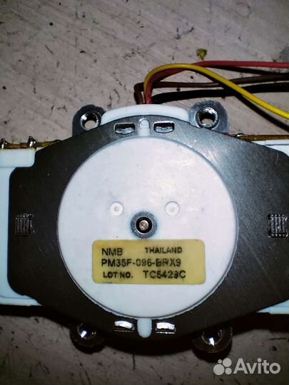 Шаговый двигатель