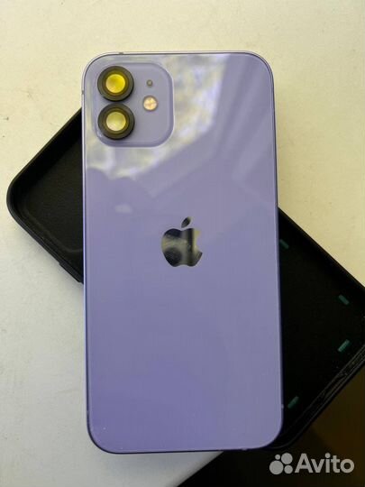 Телефон iPhone 12