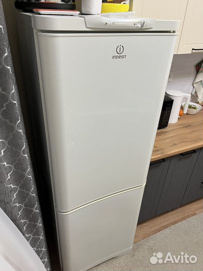 Холодильник Indesit