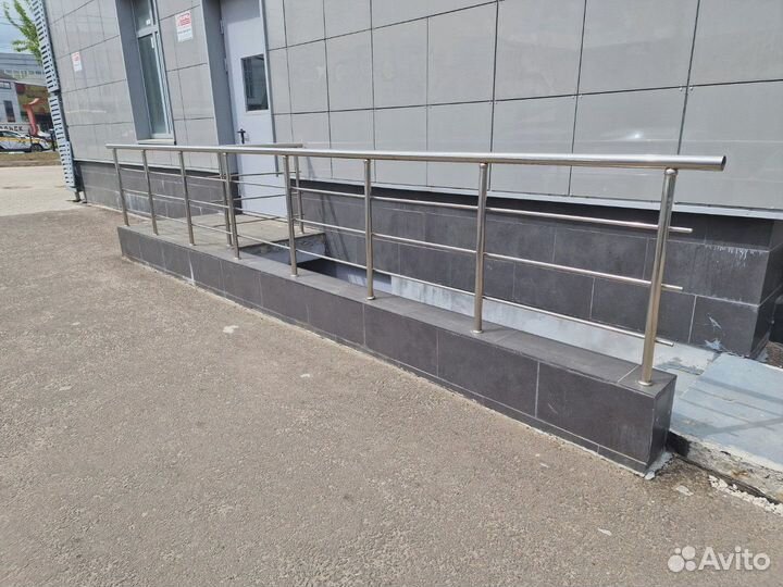 Перила на пандус