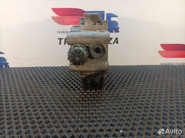 Кран уровня пола главный камаз 5490