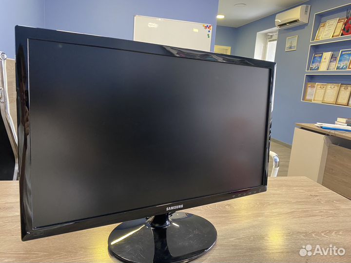 Монитор Samsung LS24D322HSO