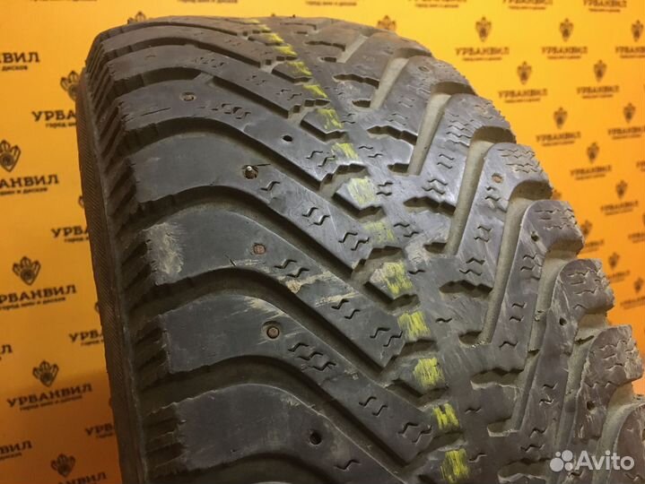 Goodyear UltraGrip 500 215/65 R16 98T