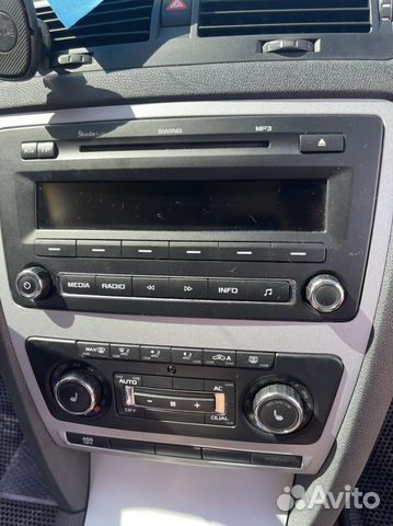 Штатная магнитола на skoda octavia a5