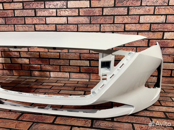 Бампер передний на Hyundai Solaris 2020-2023 белый