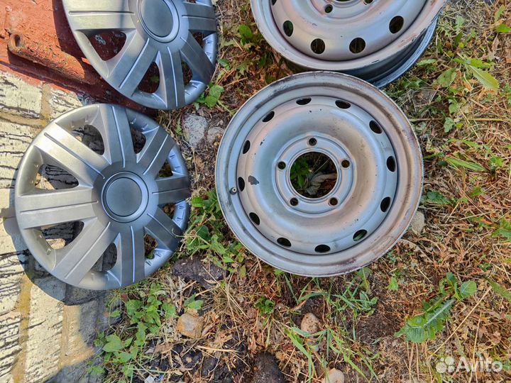 Диски с колпаками на ниву