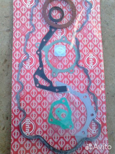 Комплект прокладок,блок-картер двигателя новый