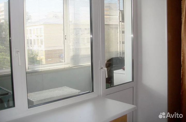 Пластиковые окна, лоджия с отделкой