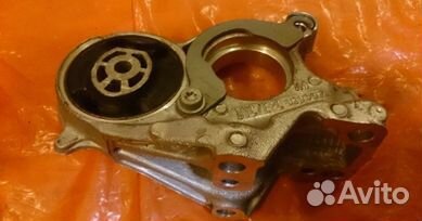 Опора двигателя правая Peugeot 308