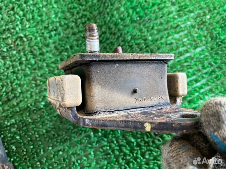 Подушка двигателя Toyota Land cruiser, Lx470