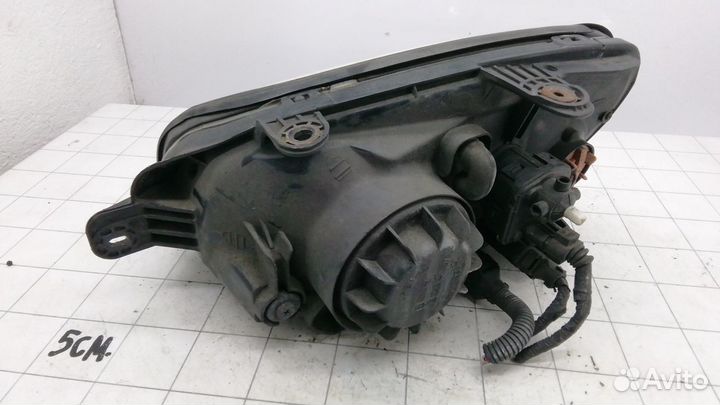 Фара правая Hyundai Santa Fe 1