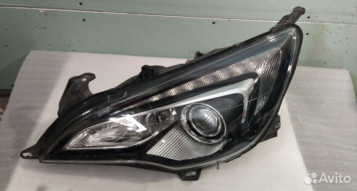 Фара левая Opel астра J GTC ксенон AFL