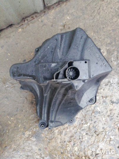 Корпус воздушного фильтра бмв BMW e90 n46