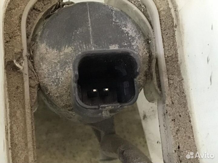 Бачок омывателя лобового стекла Nissan Almera (G15