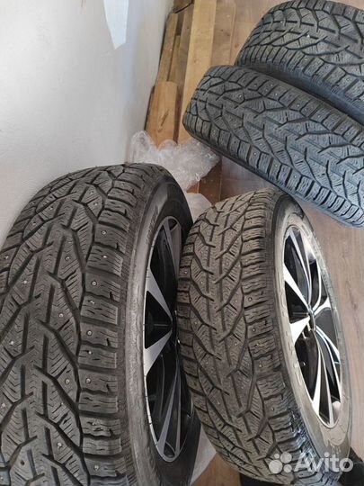 Колёса зимние 215/60r17 в сборе