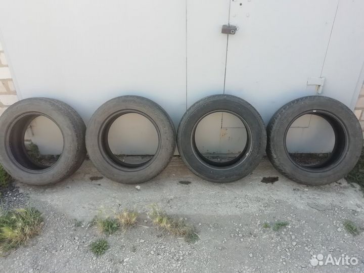 Bridgestone Blizzak Revo GZ 215/60 R16