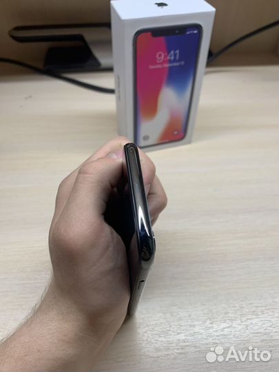 iPhone X, 64 ГБ