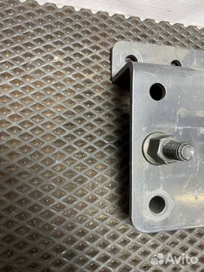 Кронштейн крыла Volvo FH4 21321149