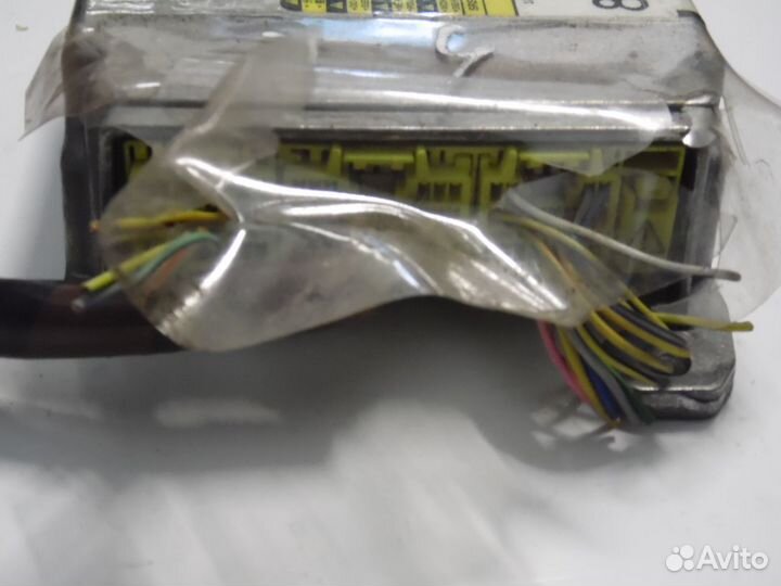 Блок управления подушками SRS Тойота Авенсис 2