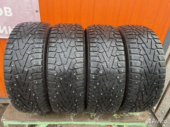 Pirelli Ice Zero 215/65 R17