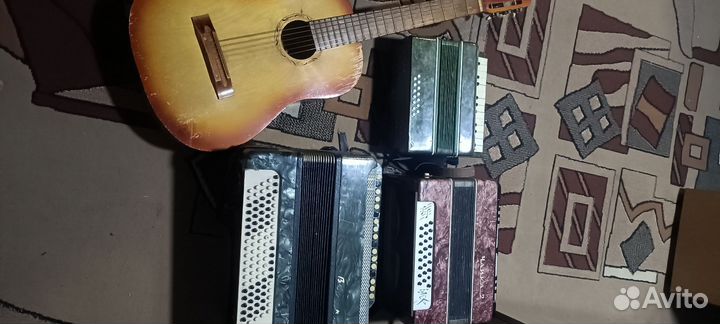 Продам 3 баяна и 1 гитару