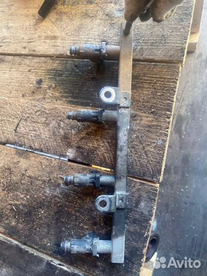 Топливная рампа с форсунками Chevrolet Cruze