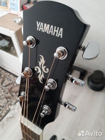 Полуакустическая гитара Yamaha APX 500II