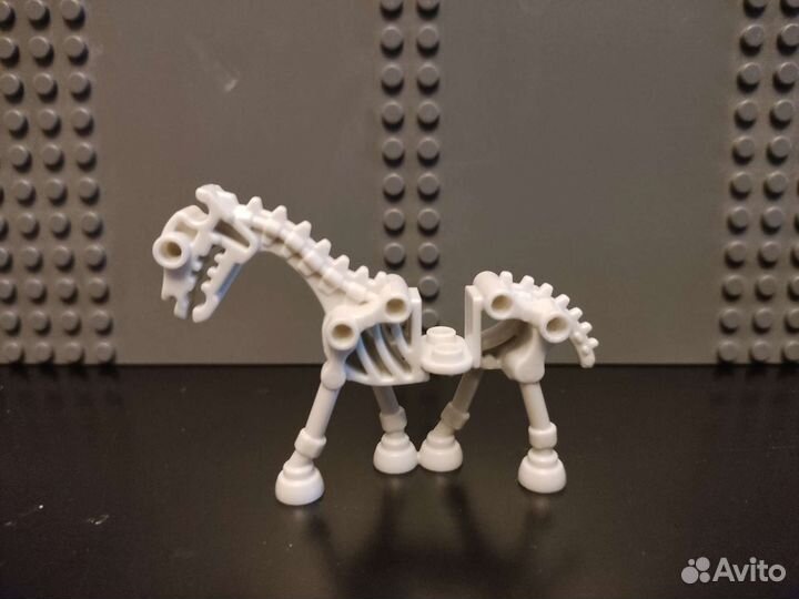 Лошадь скелет призрак lego