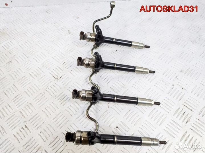 Форсунка дизельная Toyota Avensis 2 236700R050