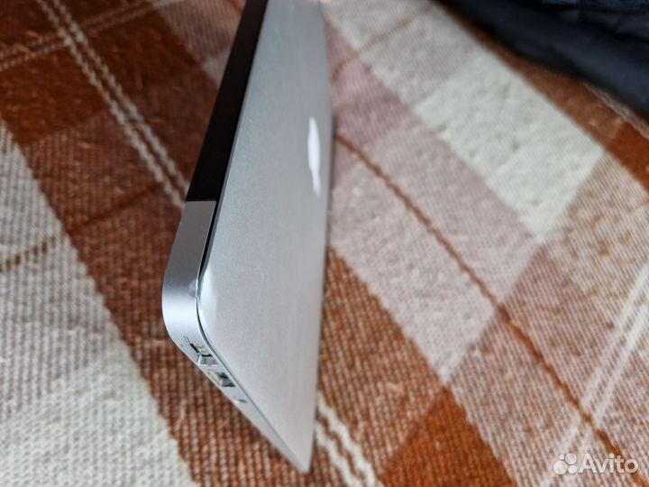 Apple macbook air A1370