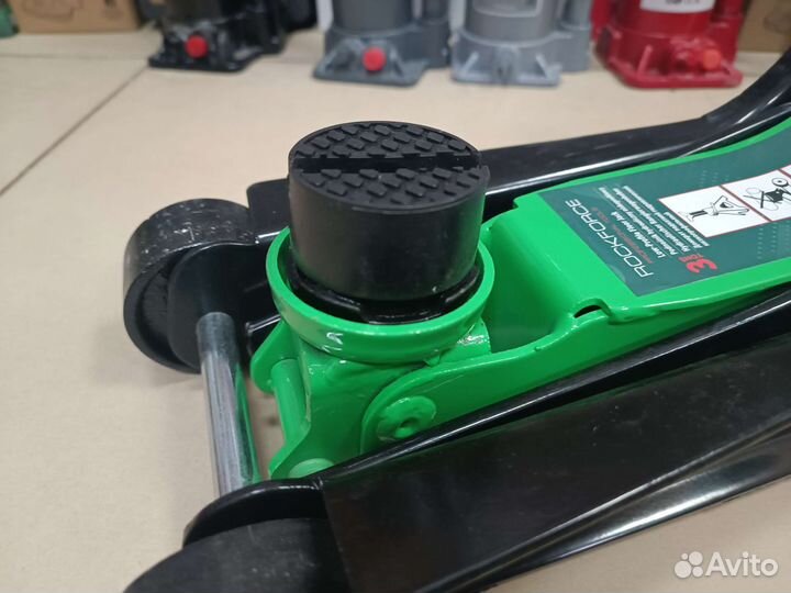 Домкрат низкопрофильный 3 тонны