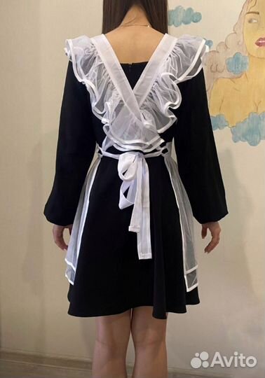 Белый школьный фартук