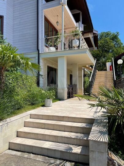 2-к. квартира, 60 м², 1/3 эт.