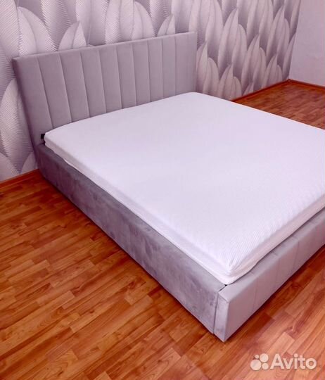 Кровать двуспальная