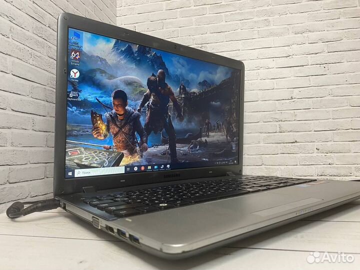 Игровой ноутбук Samsung SSD/2видеокарты/6Gb/4ядра