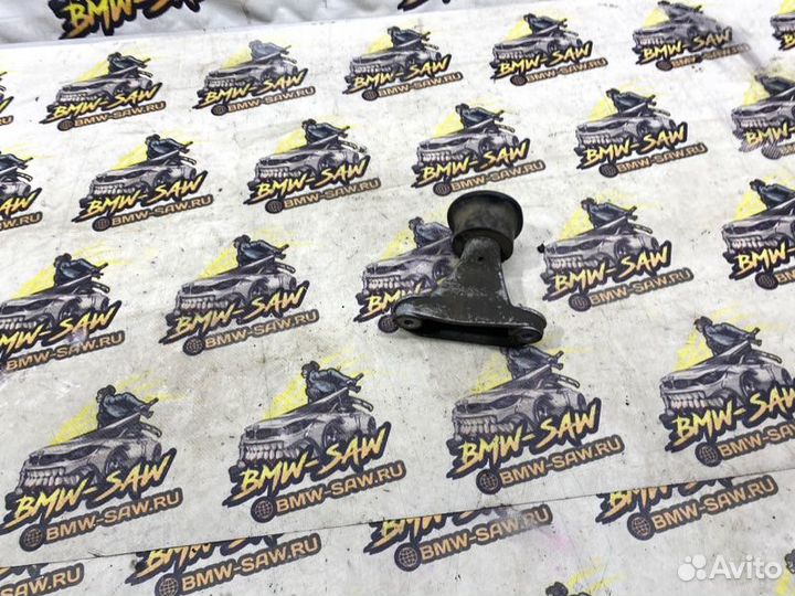 Кронштейн двигателя Audi 80 B3 AAD 1991