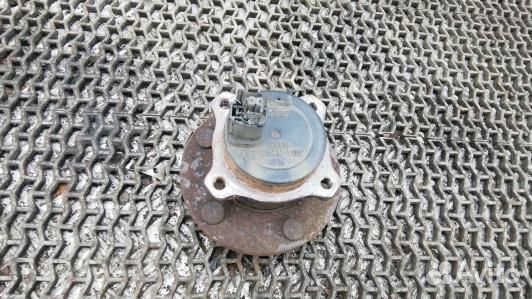 Ступица задняя левая mazda 5 1 (EEA23LZ01)