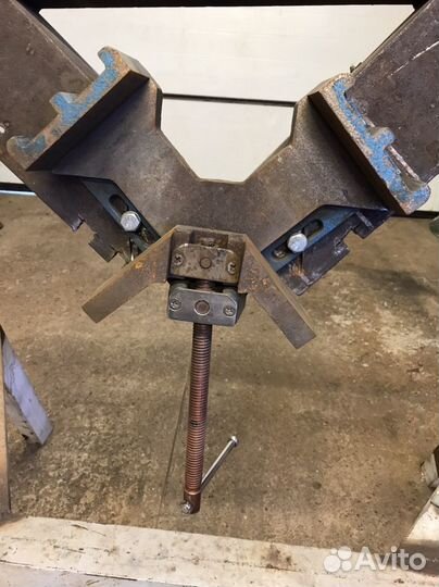 Тиски угловые