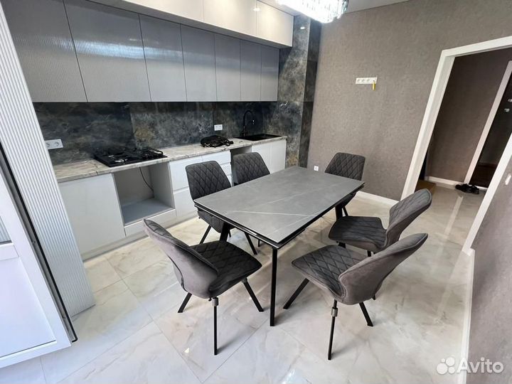 Кухонный стол