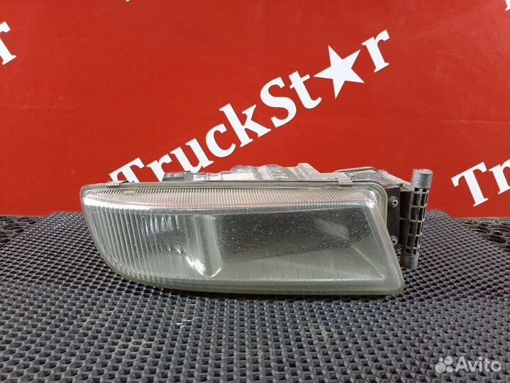 Фара противотуманная правая