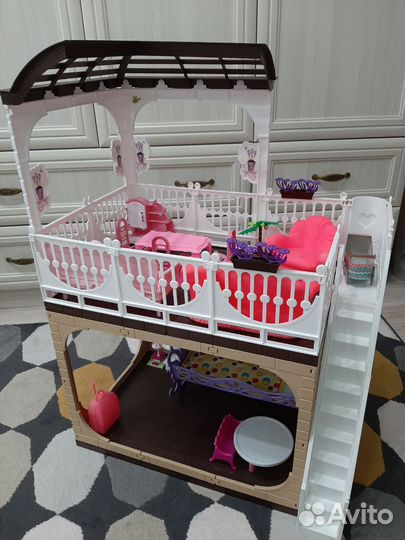 Кукольный домик с мебелью